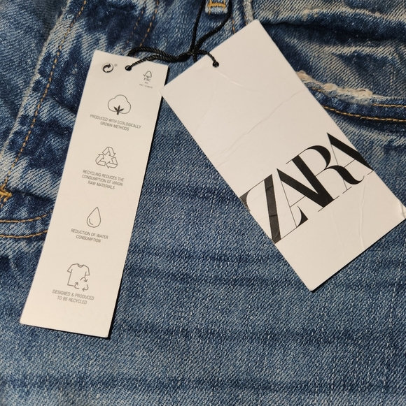 NWT Zara High Rise Jeans Size 4 Button Up Fly Minimal Distressing Hem & Pockets - Picture 13 of 16
